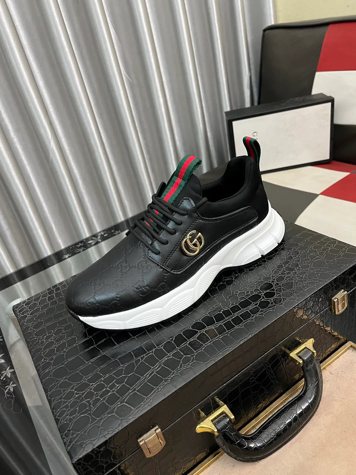 Men's shoes 💰440⌚️⌚️ (GUCCI-Gucci) luxury brand sports and casual shoes, imported original material, sheepskin lining, high-end and comfortable, original outsole is light and wear-resistant! Purely handmade, details determine quality! 38-443️⃣colors available